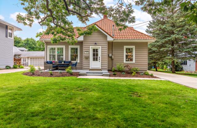 724 Warner Ave photos photos