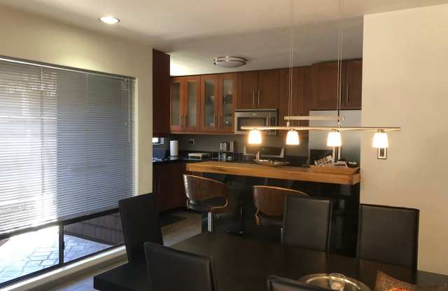 Furnished Short Term Rental!! 2 bedroom 2 bath, WiFi and Garbage included! Gallery 4