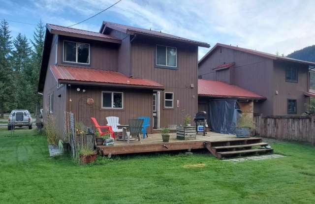 3 bed, 2 bath valley townhome, pet friendly, long term lease Gallery 4