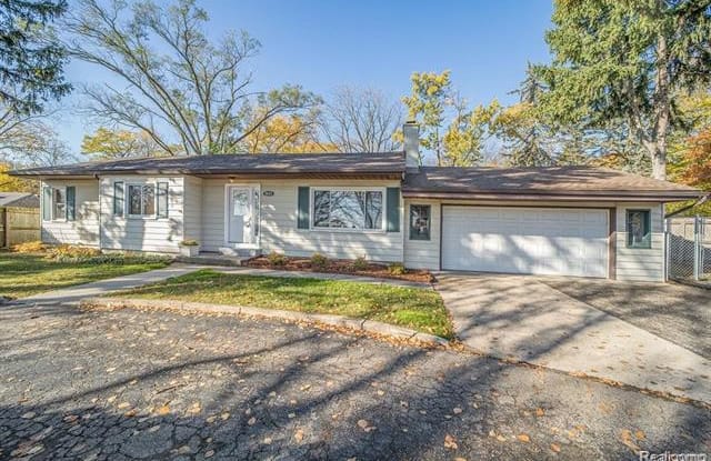 5631 LIVERNOIS Road Gallery 2