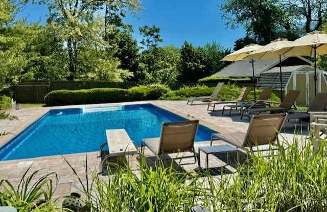 111 Fanning Ave photos photos