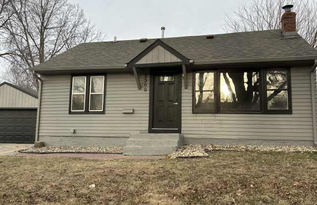 2300 S Glendale Ave photos photos