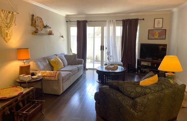 2 Bedroom + 2 Bath Condo in Winnetka photos photos 2 Bedroom + 2 Bath Condo in Winnetka photos photos