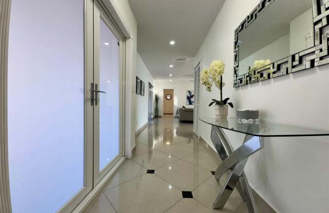 481 W Tropical Way Gallery 3