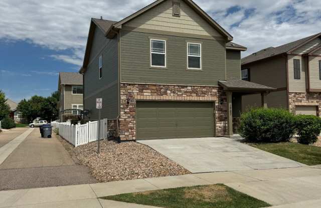 Stunning 4BD/3BA Home in North Longmont - Available 10/6/25 photos photos