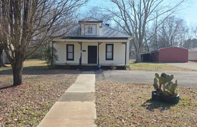 Unique 3 Bedroom Home photos photos