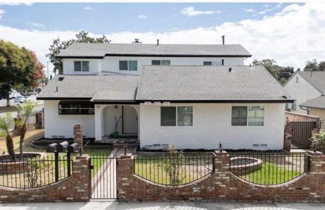 10 W Trafford Street 1/2 photos photos 10 W Trafford Street 1/2 photos photos