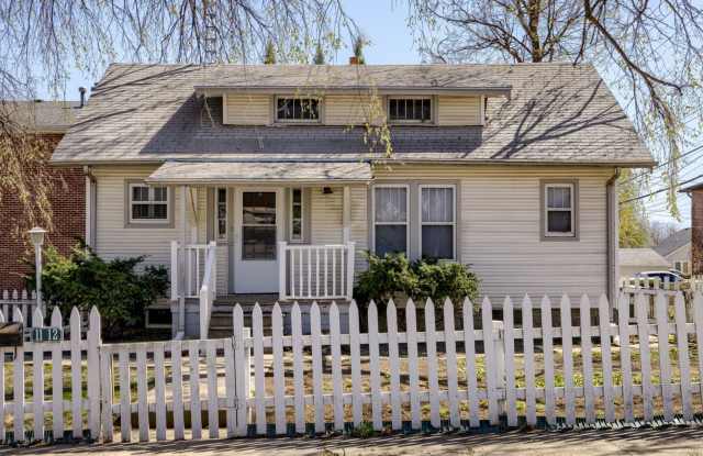 Two Bedroom House With All Hardwood Floors! - 1112 South 22nd Street, Lincoln, NE 68502 Two Bedroom House With All Hardwood Floors! - 1112 South 22nd Street, Lincoln, NE 68502