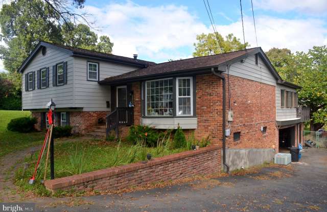 3500 QUEEN ANNE DRIVE - 3500 Queen Anne Drive, Fairfax, VA 22030