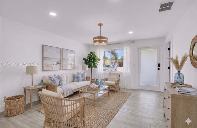 311 NW 12th Avenue -, Delray Beach, FL 33444 - 1738 Gallery 4