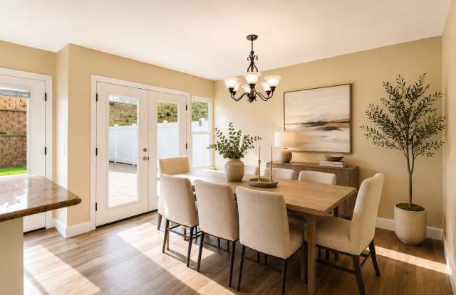 Charming 3-Bedroom, 2.5-Bathroom Home in East Lake Chula Vista! Gallery 4