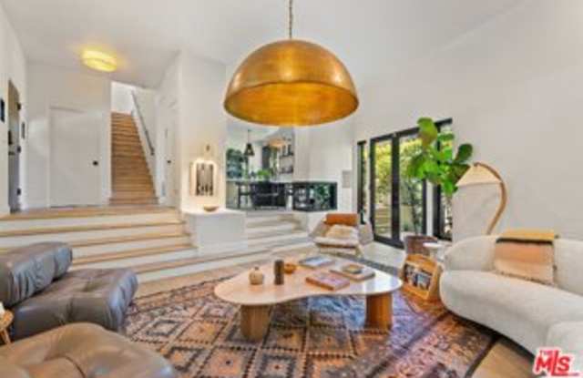 2065 Watsonia Terrace Gallery 4