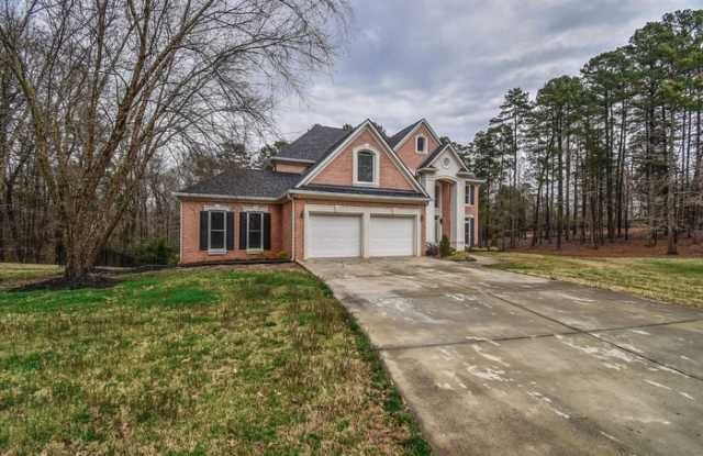 2410 Lexington Approach Drive Gallery 2