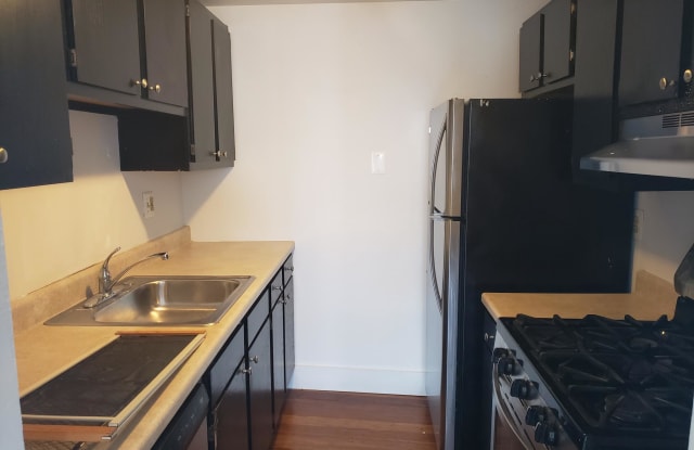 807 N 15TH STREET - 807 North 15th Street, Philadelphia, PA 19130