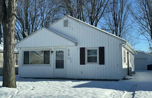 828 S Logan St - 828 South Logan Street, Elyria, OH 44035
