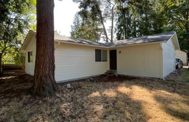Updated 4 Bedroom 1 bathroom Home!!! Gallery 1