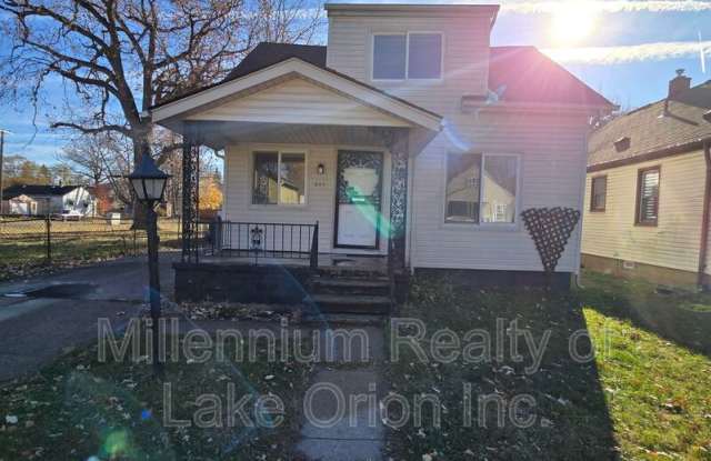 644 E Meyers Ave - 644 East Meyers Avenue, Hazel Park, MI 48030