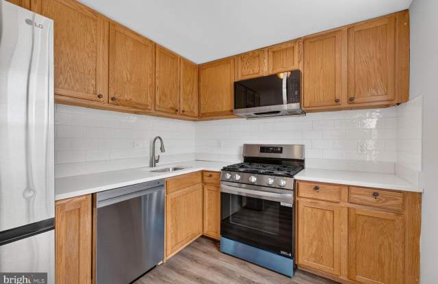 1419 POTOMAC HEIGHTS Drive Gallery 4