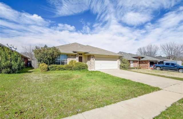 1066 Roundrock Drive - 1066 Roundrock Drive, Saginaw, TX 76179