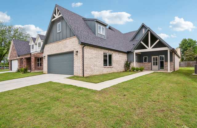 Spacious Home Minutes from Aspen Creek Elementary  Elam Park! photos photos