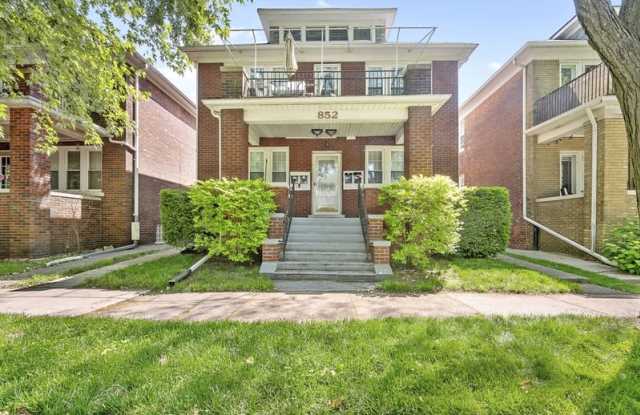 852 Beaconsfield Ave. - 2S photos photos