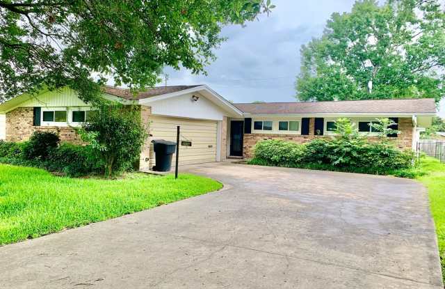 3116 Callaway, Nederland, TX 77627 - 3116 Callaway Drive, Nederland, TX 77627