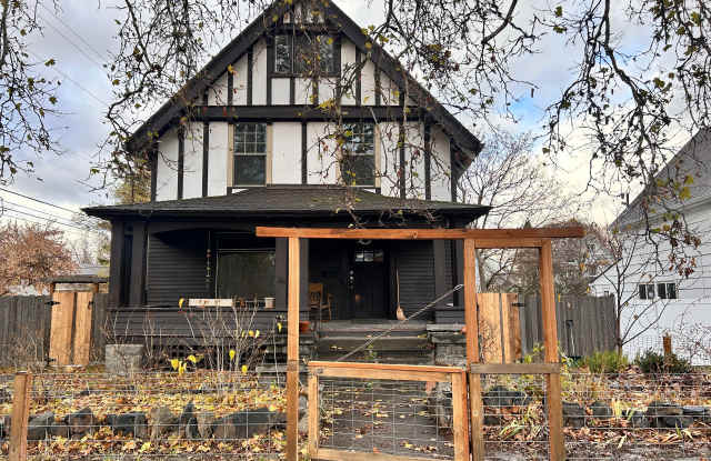 1030 West Spofford Ave photos photos