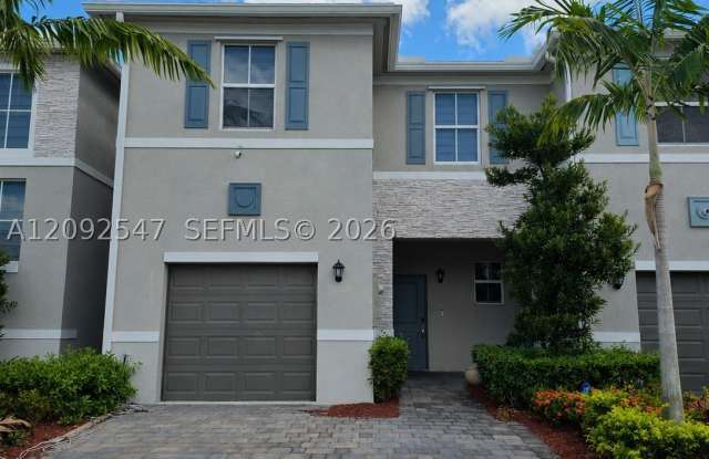 758 SE 16th Ct Gallery 1