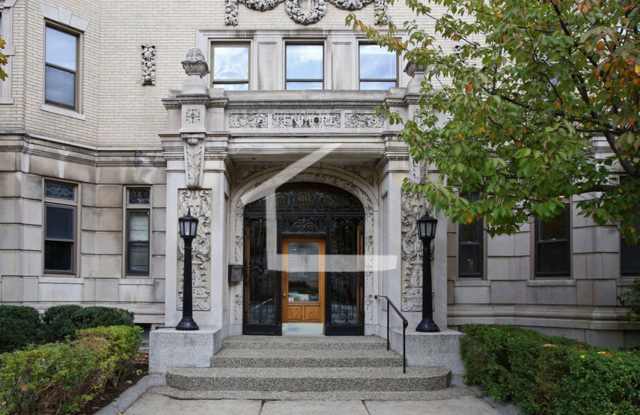Nice 2 bed steps from Berklee College photos photos
