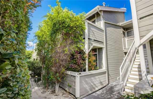 7307 Haskell Ave Apt 6 photos photos