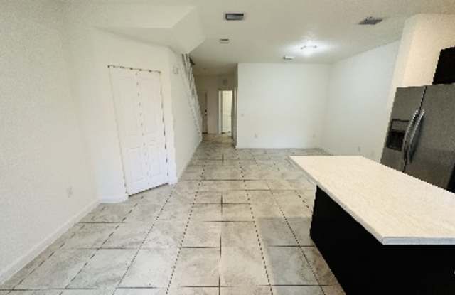 346 Northeast 208th Terrace Gallery 2