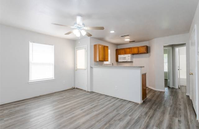 1217 Village Garden Drive Gallery 4