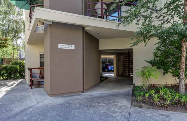 1 Bed / 1 Bath Palo Alto condo near Stanford University and shops/restaurants of California Ave. YouTube Tour! Gallery 4