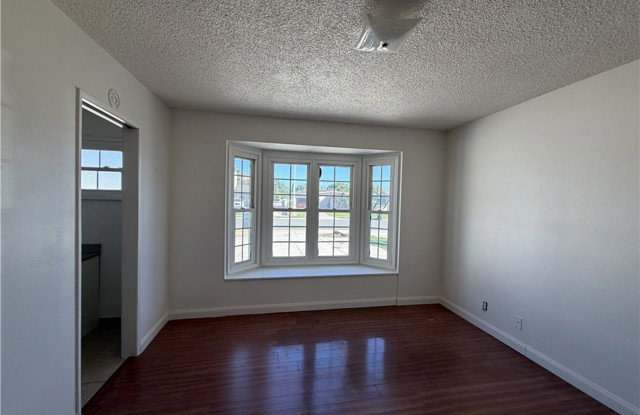 17391 Elm Street Gallery 1