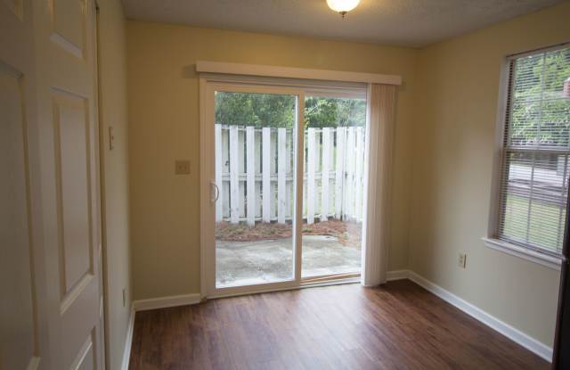 1200 Hulon Cir Gallery 4
