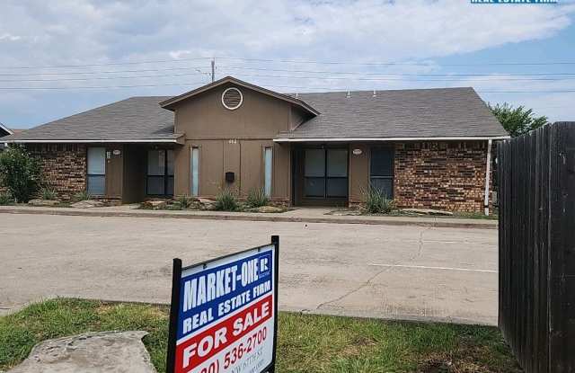 912 Ne Tortoise Dr - 912 Northeast Tortoise Drive, Lawton, OK 73507