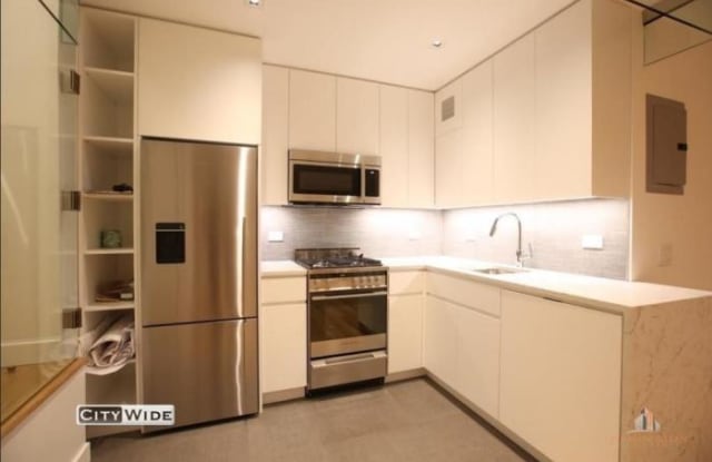 110 E 84TH ST. - 110 East 84th Street, New York City, NY 10028