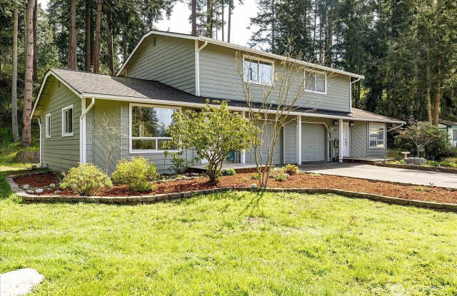 Charming 2BR Duplex Freeland photos photos