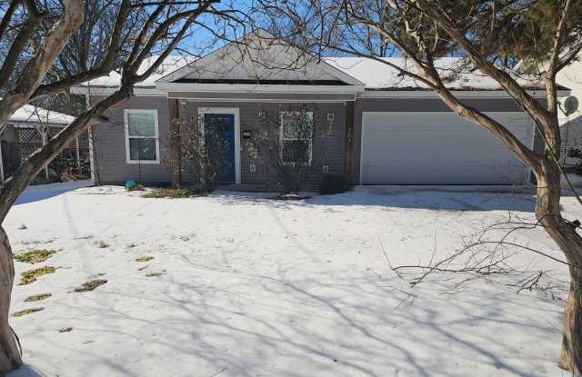 4 bed 2 bath home in Benton photos photos