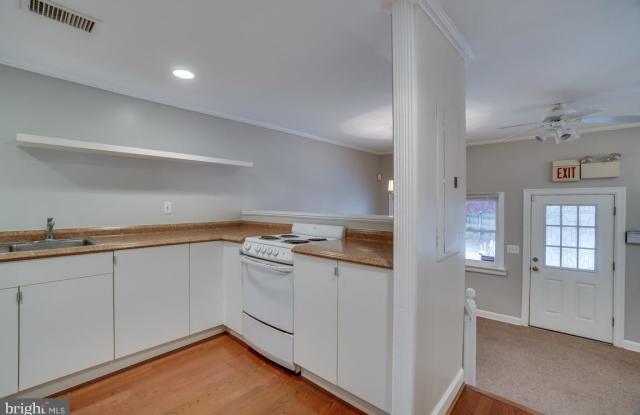 5107 MACARTHUR BOULEVARD NW Gallery 4