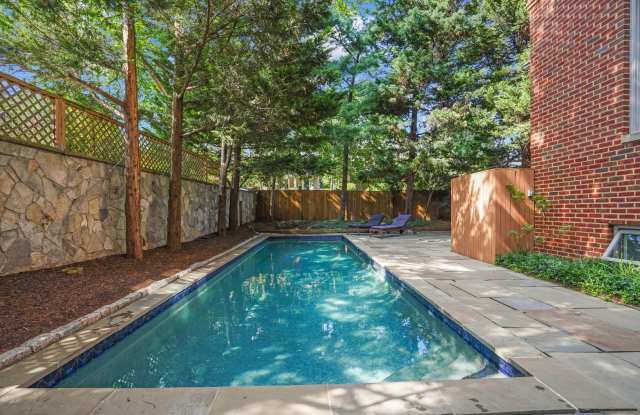 Chevy Chase Luxury Living: 5BR Home w/ Heated Lap Pool & Hot Tub! Gallery 3