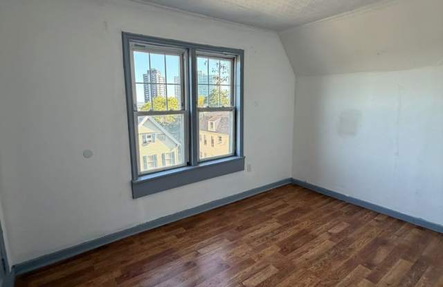349 Ridgewood Ave Gallery 4