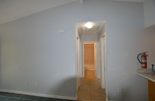 7947 Pinehurst Dr Gallery 4