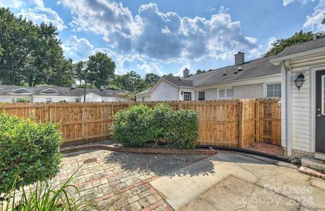 1502 Kensington Drive Gallery 3