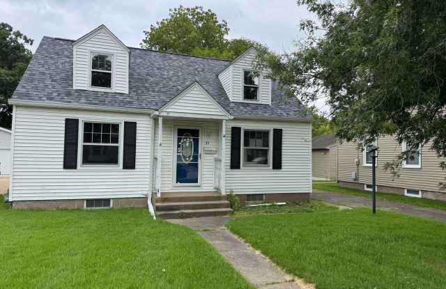 Check this Lovely 3-Bedroom Home! photos photos