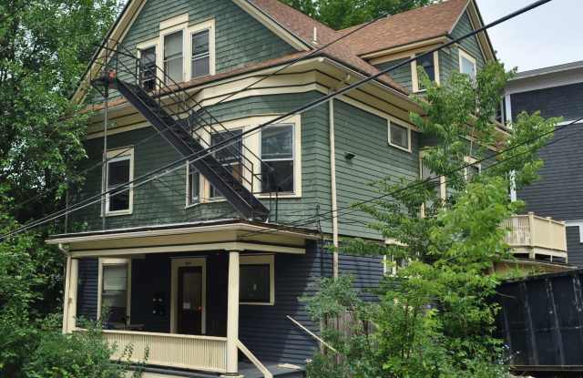 202 Williams St., 3 photos photos