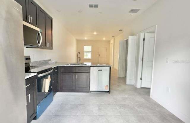15885 SW 35TH COURT Road Gallery 4