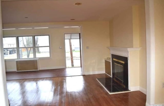 42 Ellard Avenue - 42 Ellard Avenue, Great Neck, NY 11024