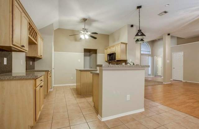 Very nice 3 bedroom home centrally located in Rockwall. - 156 Sequoia Road, Rockwall, TX 75032