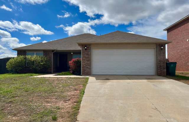 Wonderful 3 Bed 2 Bath Home in Moore photos photos